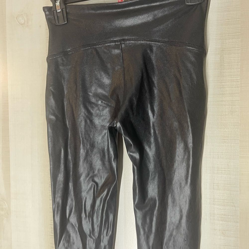 Spanx faux black leather leggings, size medium‎ - Picture 11 of 16